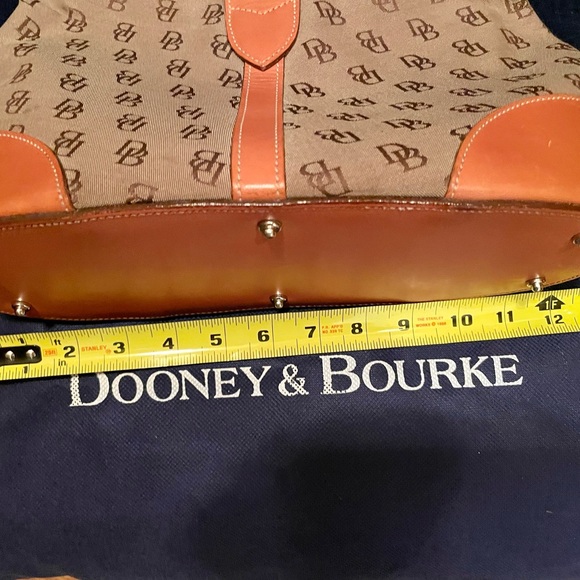 GORGEOUS VINTAGE DOONEY IN EXCELLENT CONDITION WAITING FOR YOU! - Picture 15 of 16
